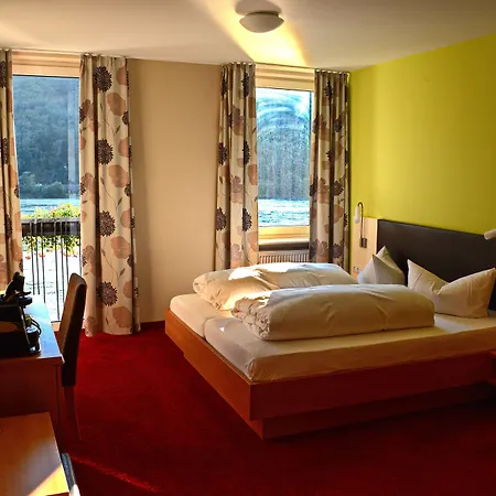 ホテル ラインホテル ラム