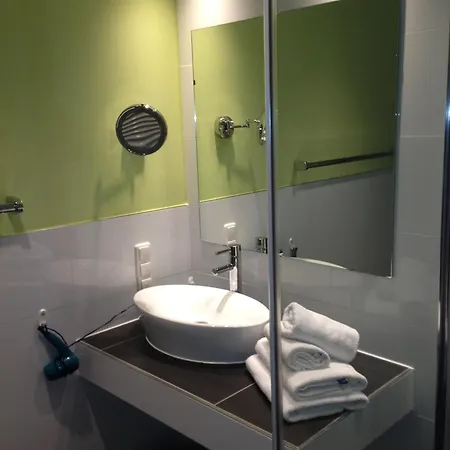 ラインホテル ラム 3* リューデスハイム・アム・ライン